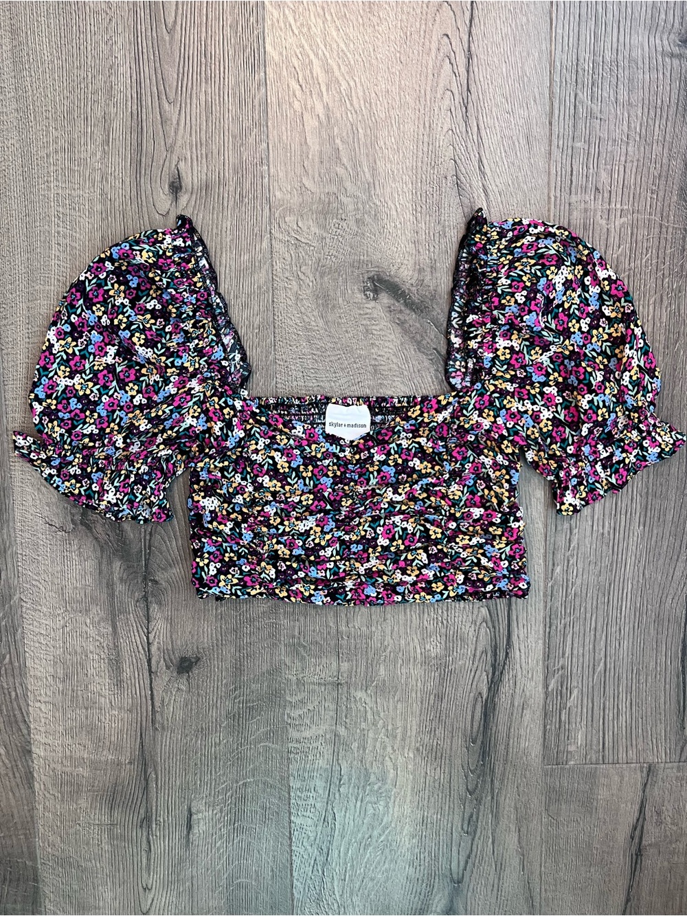 Skylar + Madison Black Multi Floral Puff Sleeve Crop Top - Picture 1 of 9